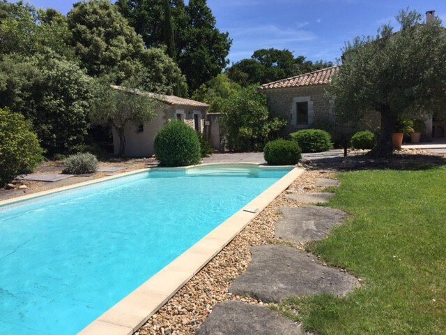 UZES, LUXURIOUS ARCHITECT AIR- CON VILLA WITH POOL