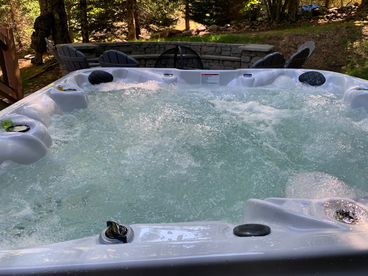 Stay on Windham Mt-Hot Tub Hiking Family Friendly!