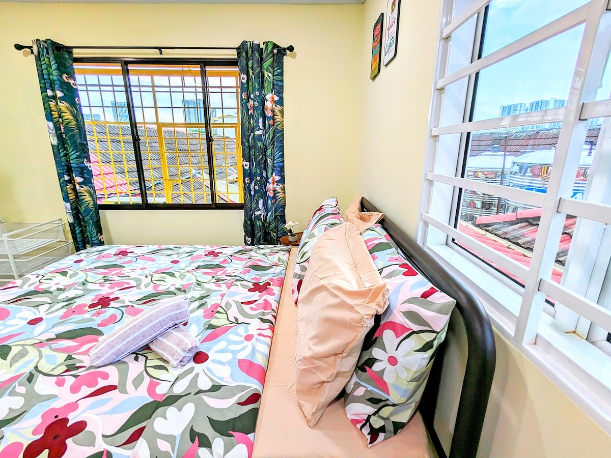 [NEW] Hostel Room w Private Bath in Kuala Lumpur