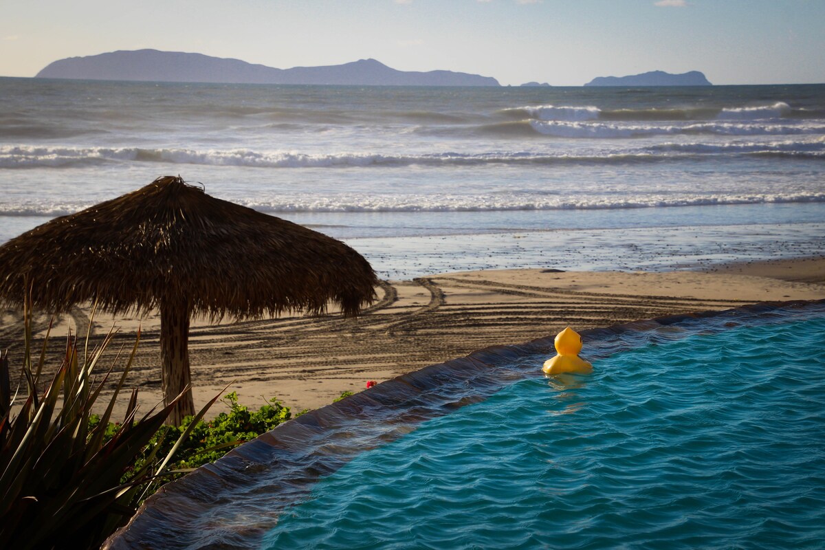 Las Olas Sirena, Beach and Relax Time