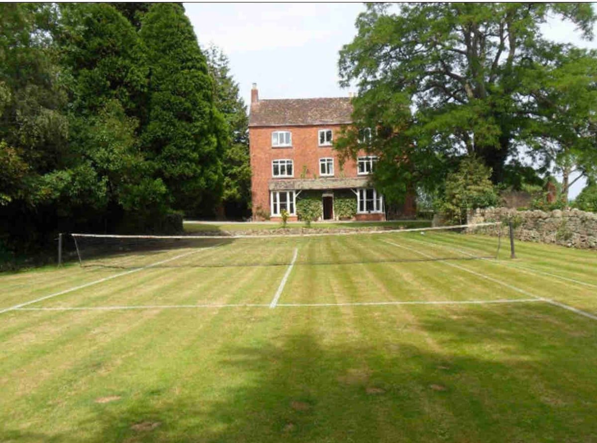 Boulsdon Croft Manor-hottub和夏季泳池/网球场