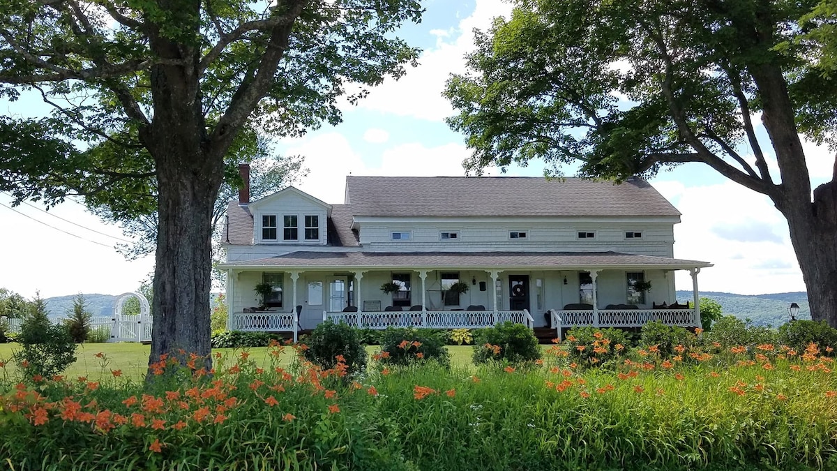 Hoppy Hill Farm House