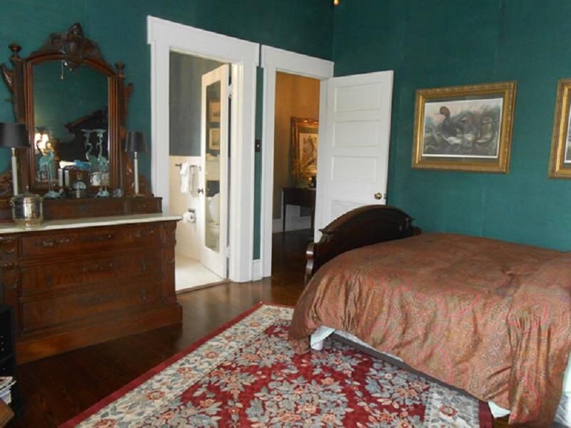 Belle Oaks Inn - Teal Room