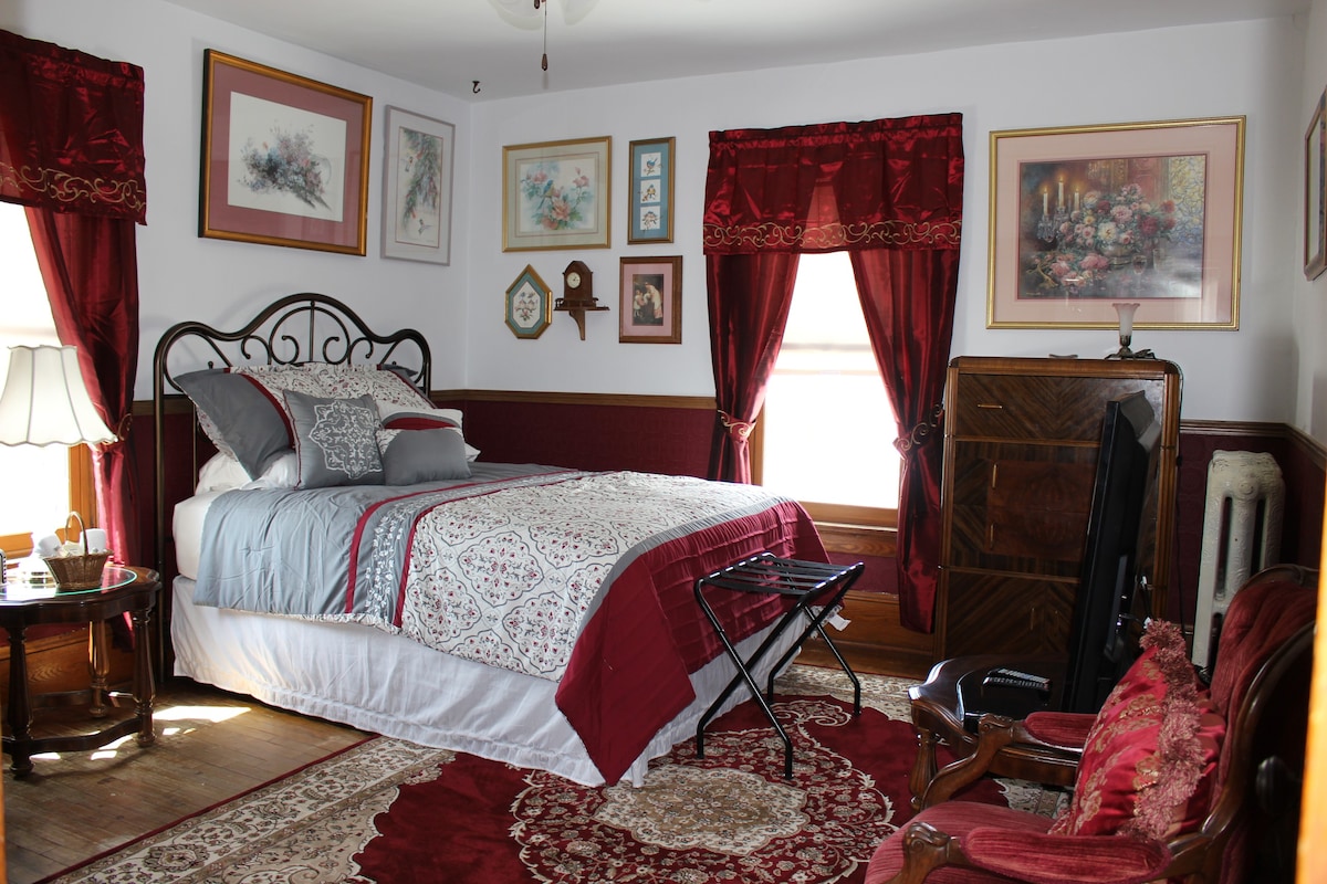 Victorian Manor Bed and Breakfast, LLC