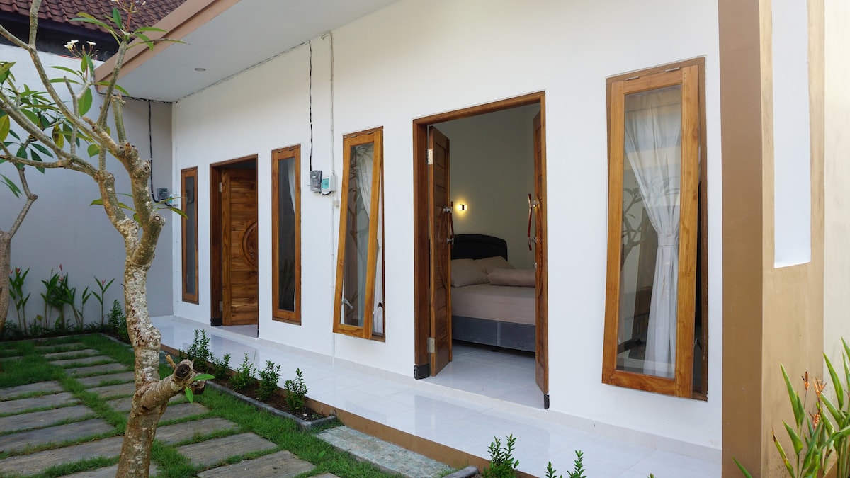 Jingga Homestay Balangan 1卧室，距离海滩5分钟