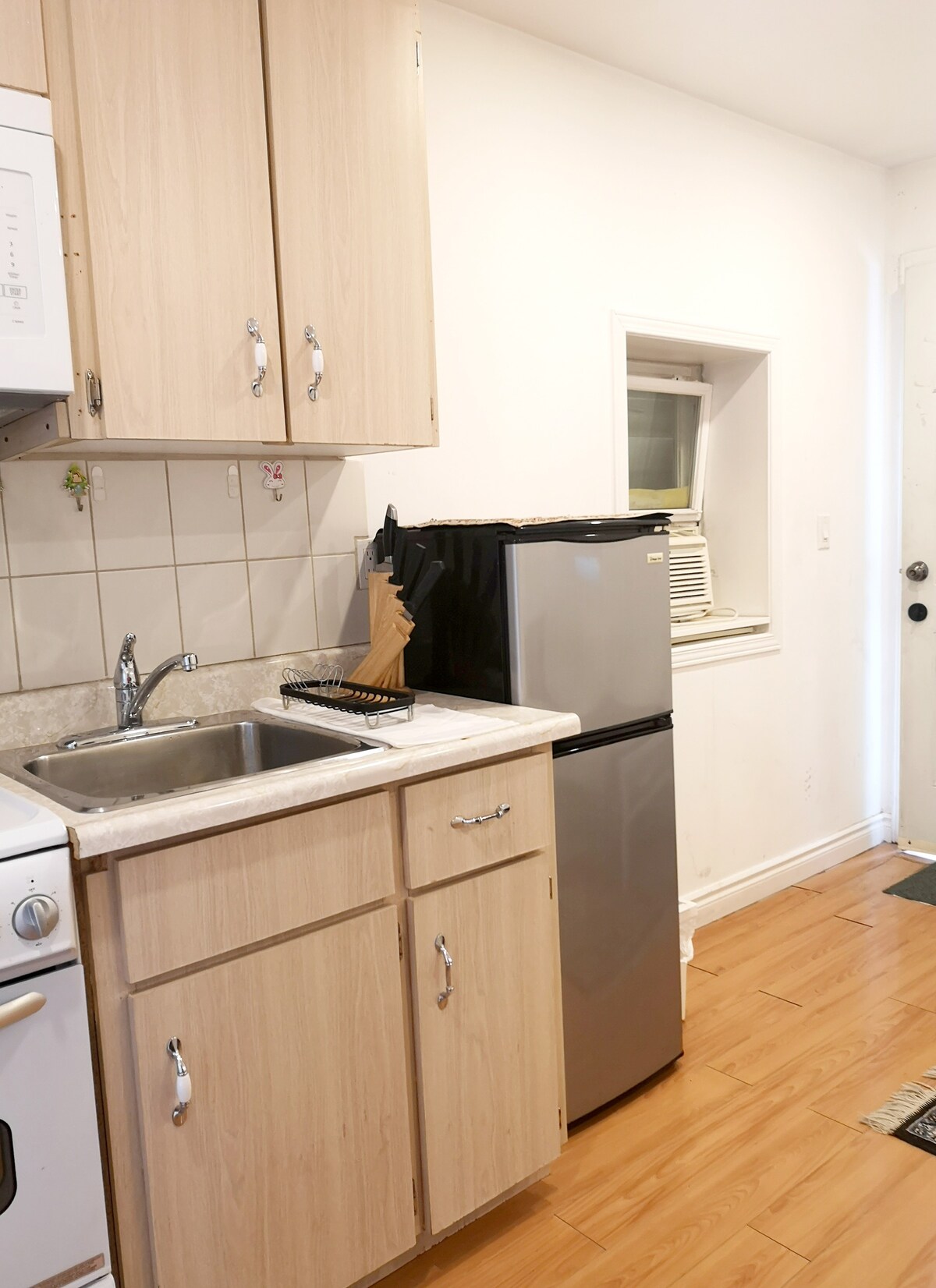 Small cozy suite in the heart of Kensington Market