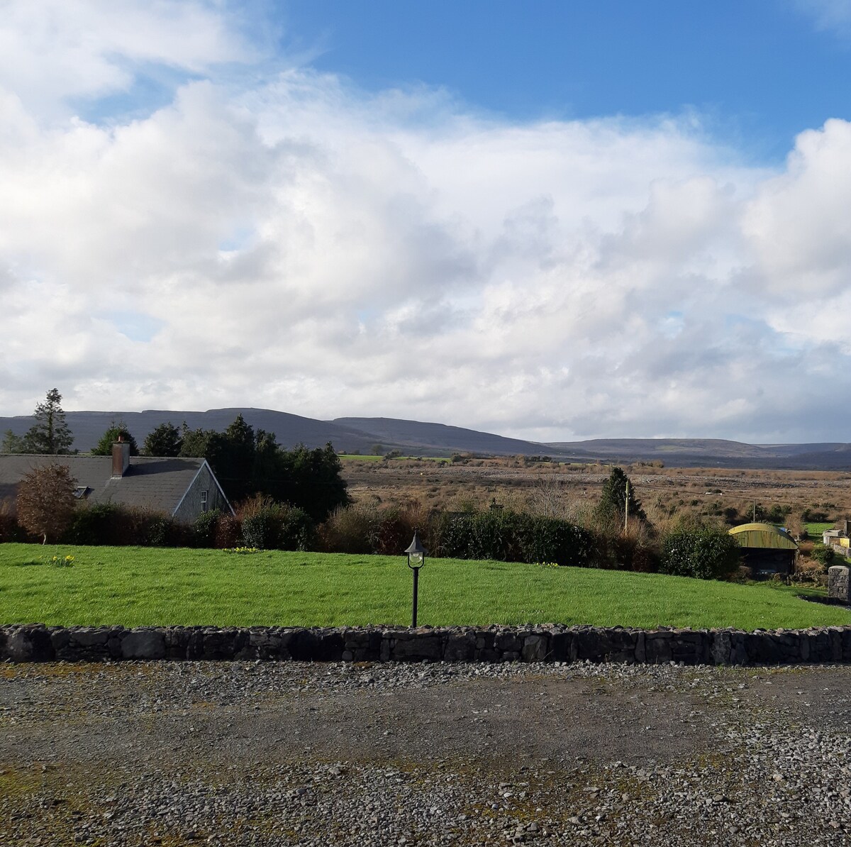 The Burren -波士顿， Tubber的美景