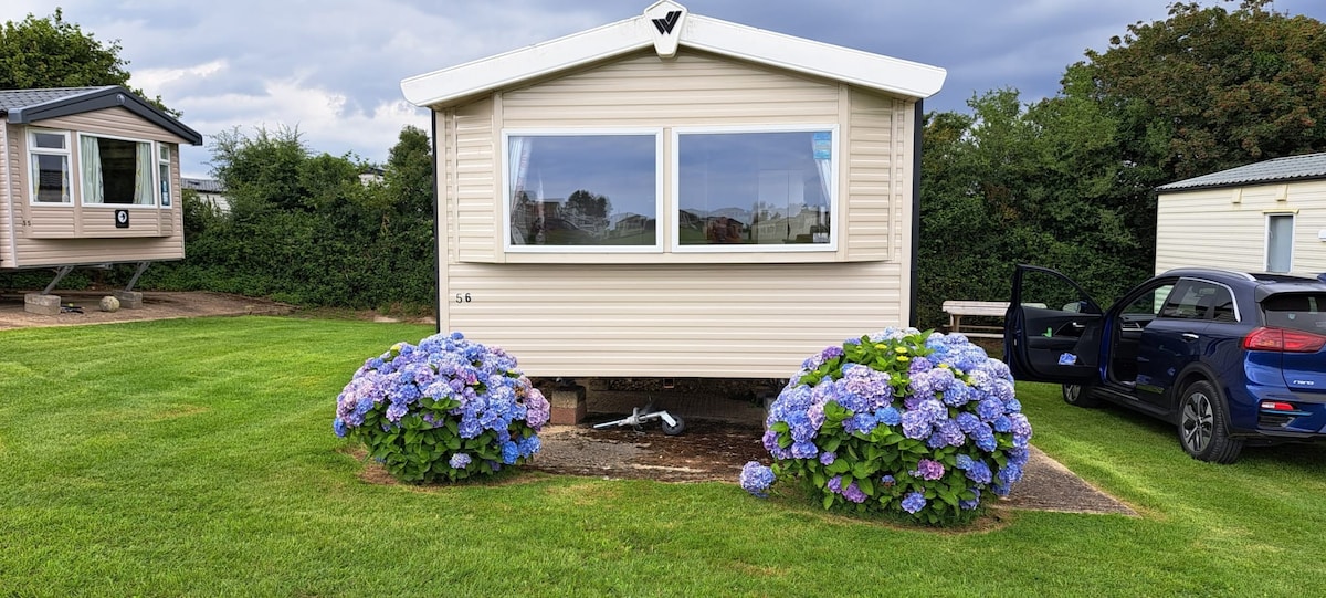 Static 3 Bedroom Caravan in pretty Branscombe