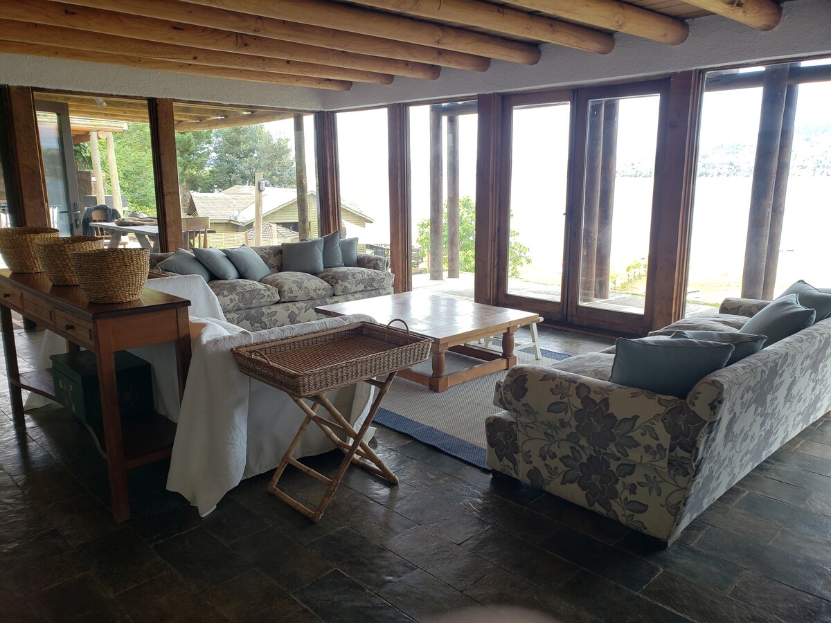 Familiar y espaciosa casa en lago Vichuquen