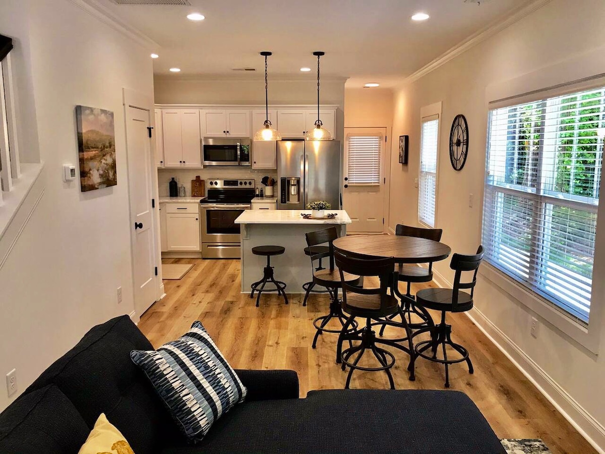 Cozy New Townhome Steps from Downtown Greenville