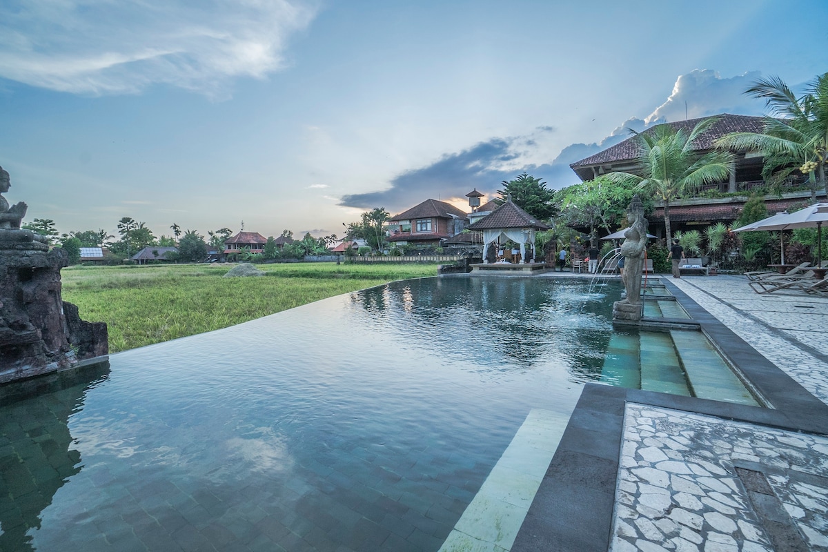 乌布中心度假村（ Ubud Center Resort ）的豪华客房