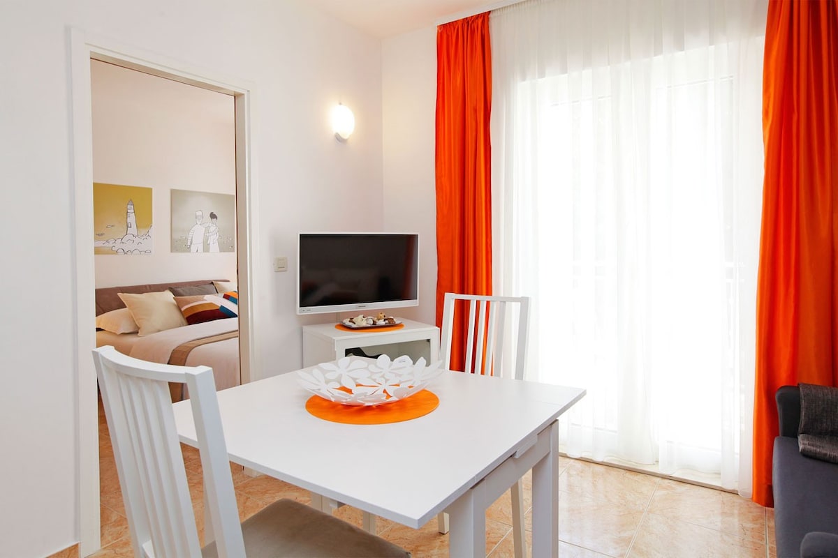 Bright apartment for 2 - 100m from beach - Adria 3