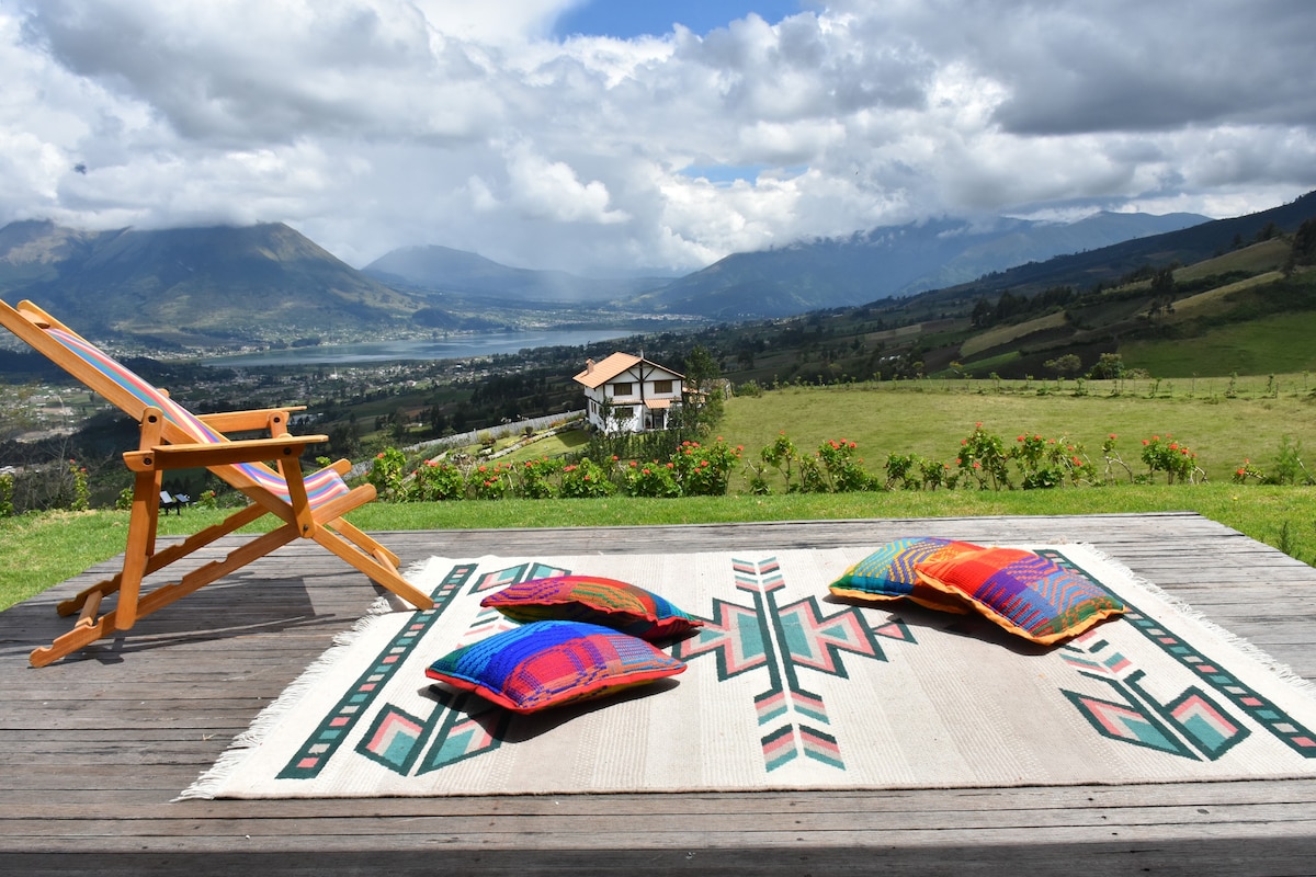 距离奥塔瓦洛（ Otavalo ） 15分钟车程的舒适小屋！美丽的景观！