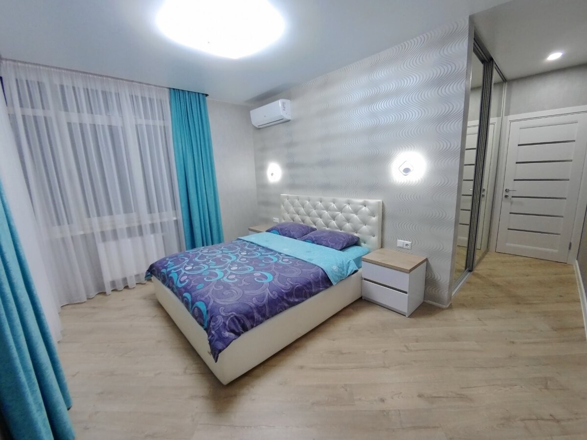 两间卧室，厨房单间公寓， Poznyaki地铁站，景观