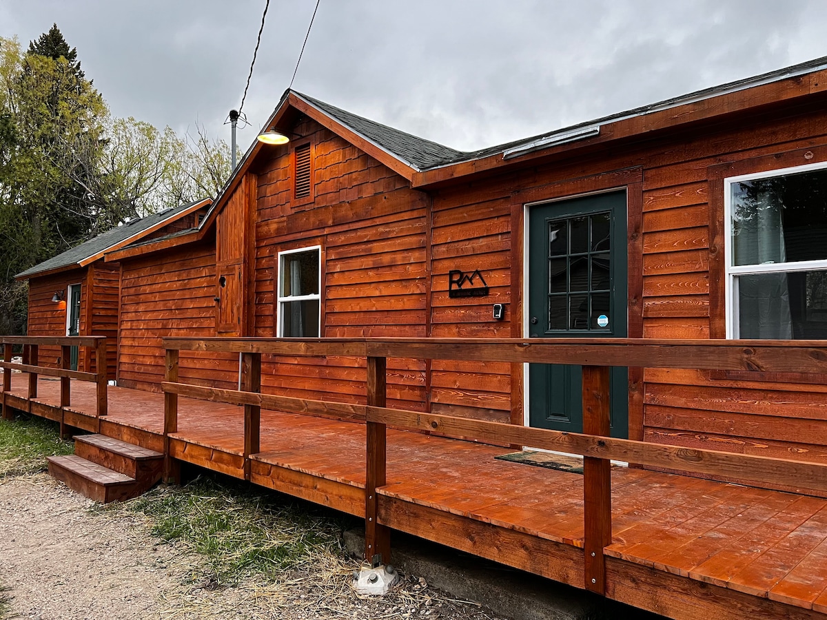 Cabin W/ Optional Bunkhouse in Story, WY