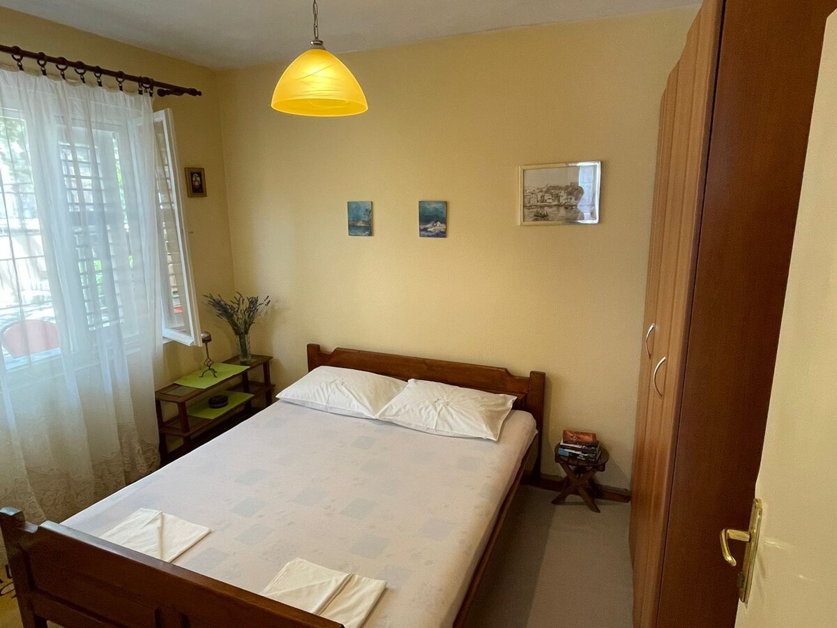 Lovely apartment-5 minutes walk to the beach