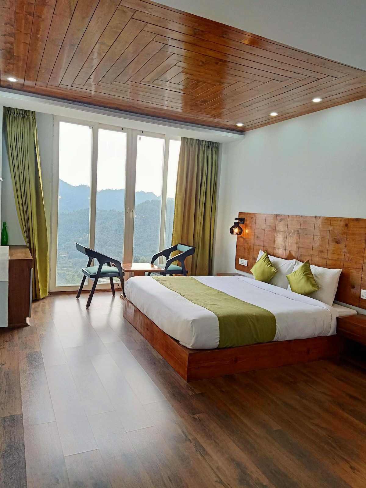 Celestial Stay Shimla BnB
 Shoghi Aranyavilas