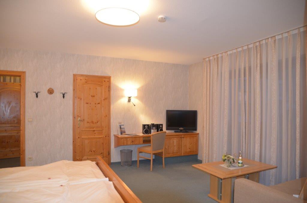 Hotel-Pension Breig garni ， （ Ottenhöfen ） ，带浴室/厕所和阳台的双人舒适Plus