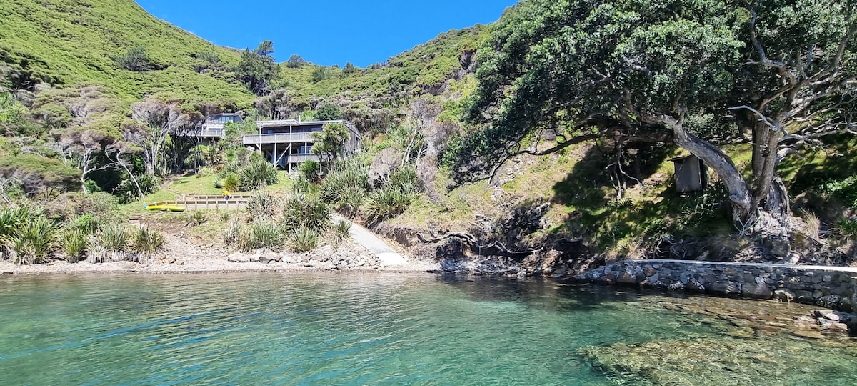 Private waterfront cove, Great Barrier Island