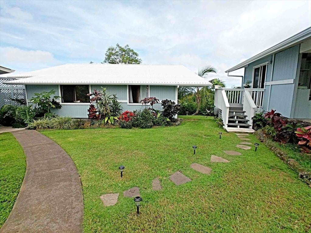 South Kona Farm Cottage with Ocean Views