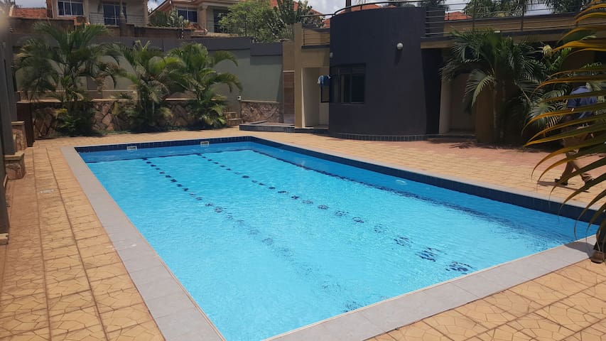 Entire 3 bdrm apt in Kansanga