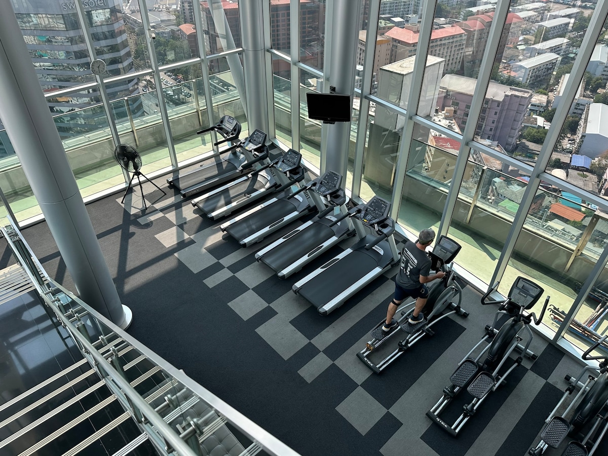 MRT Huai Khwang 50m/Wi-Fi/Netflix/Pool/Gym