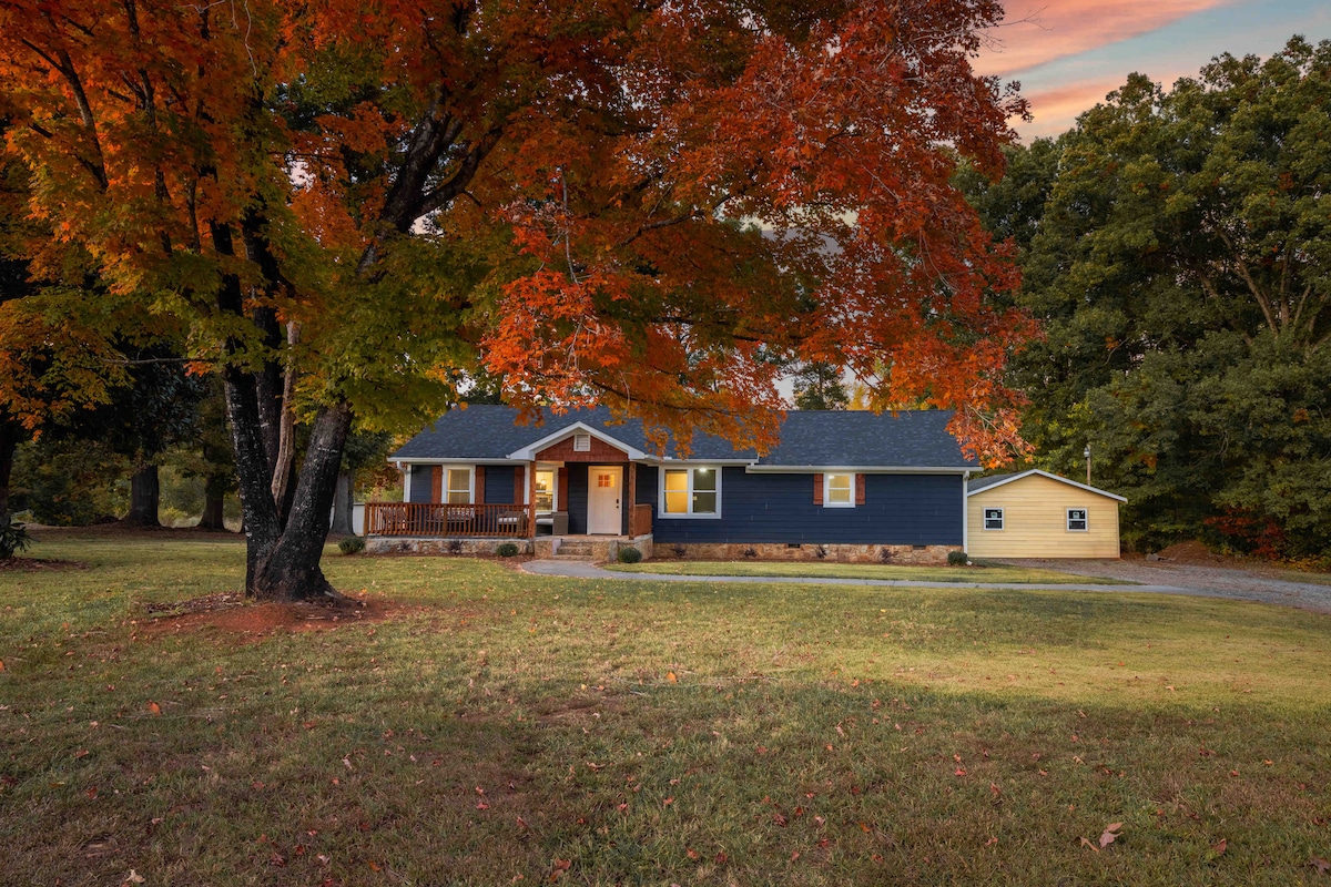 Maplewood Retreat | Newly Furnished w/ Fire Pit!