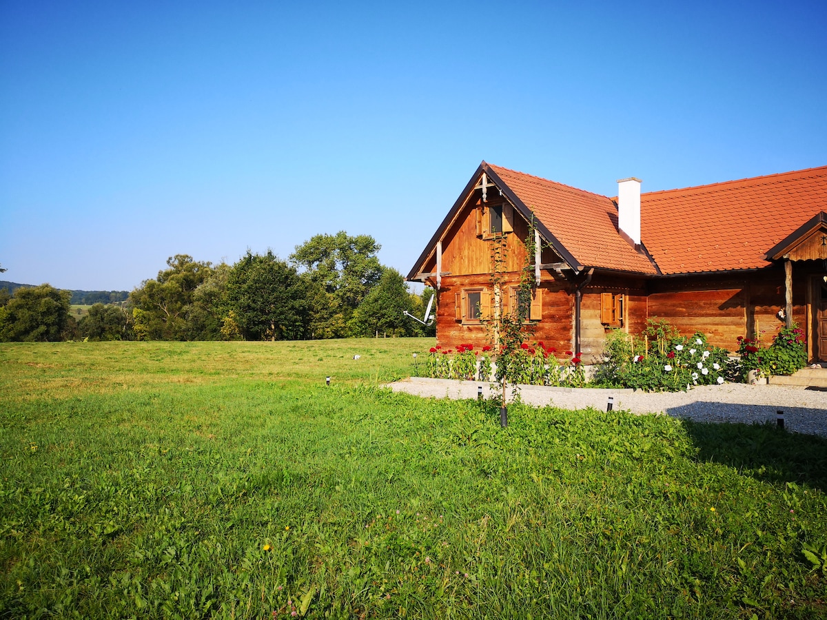 Haus an der Kupa, Shishinec, Kroatien