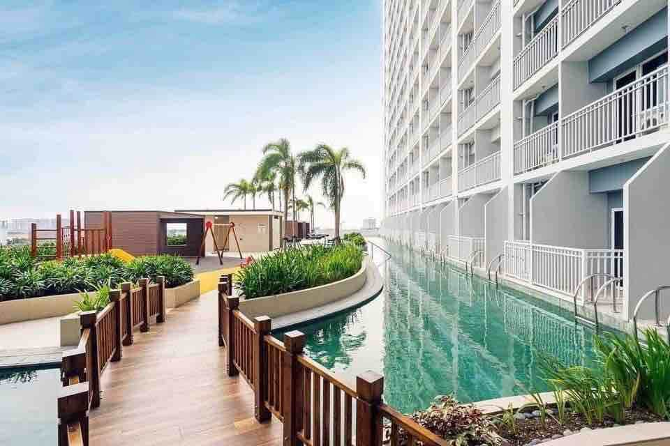 Condo in Pasay (near Picc, Ccp, Wtc, Moa, Dfa)