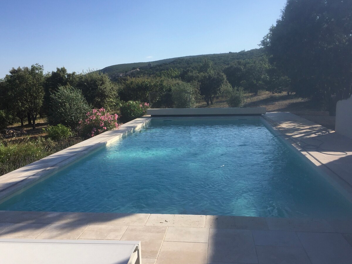 Simiane la Rotonde带泳池的4星级大型度假租赁
