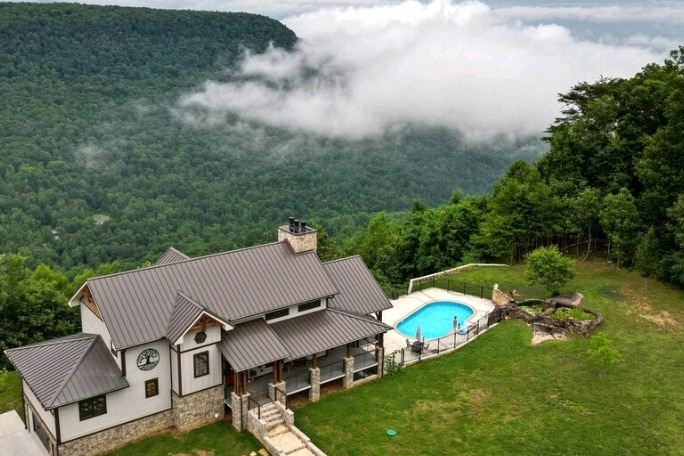 Cozy Cabin in the Clouds