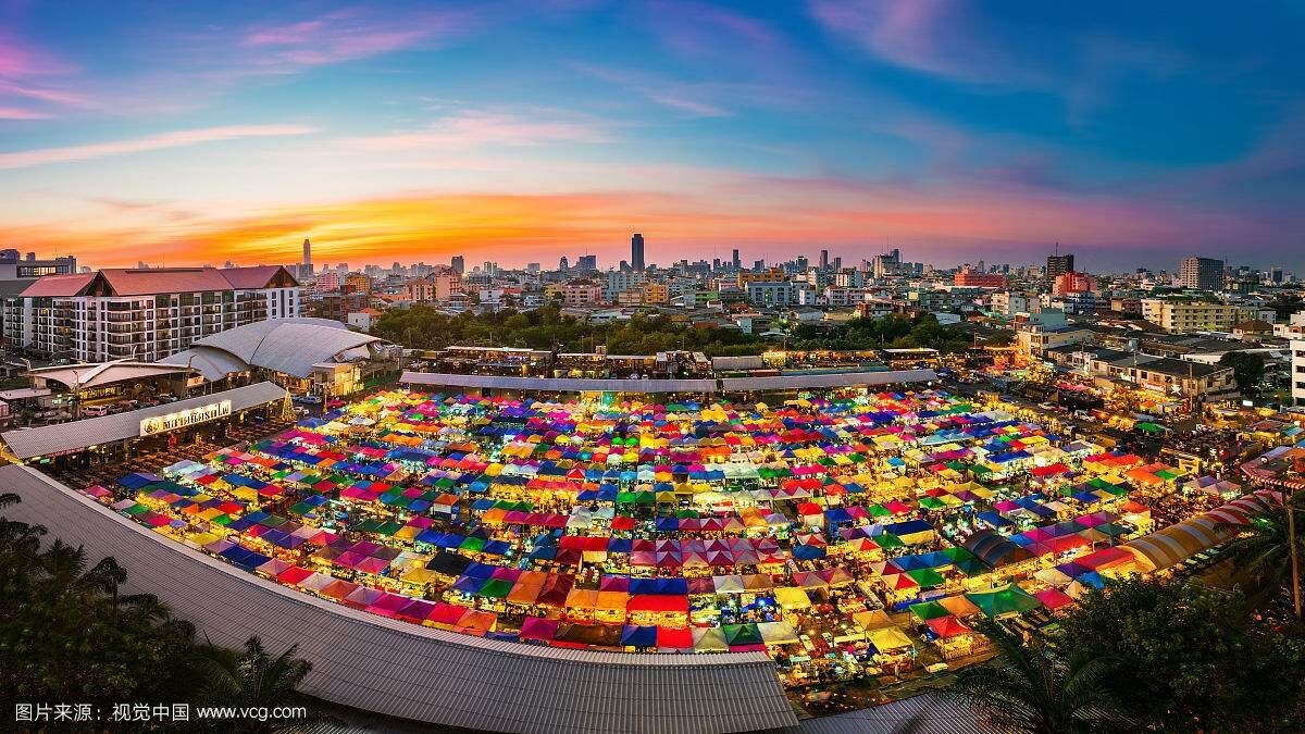 C29网红火车夜市免税店商圈地铁CentralPlaza高品质精装一室一厅公寓中文房东免费泳池健身房