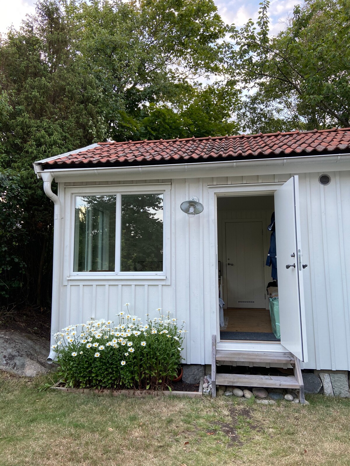 Cottage close to the sea