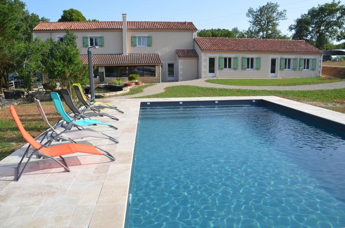 Gîte à la ferme avec piscine