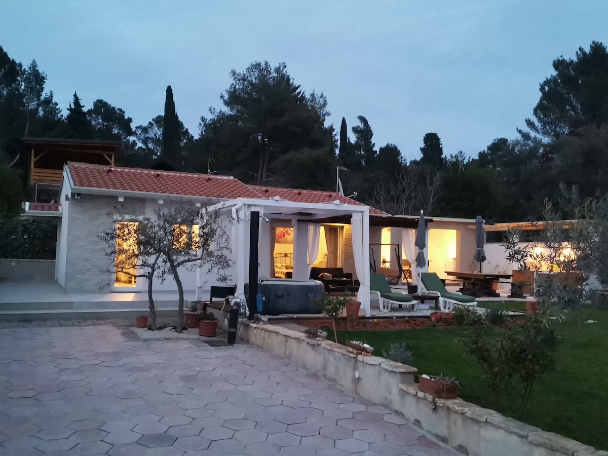 Villa Molo Novigrad.
ugodan i opustajuci ambijent.