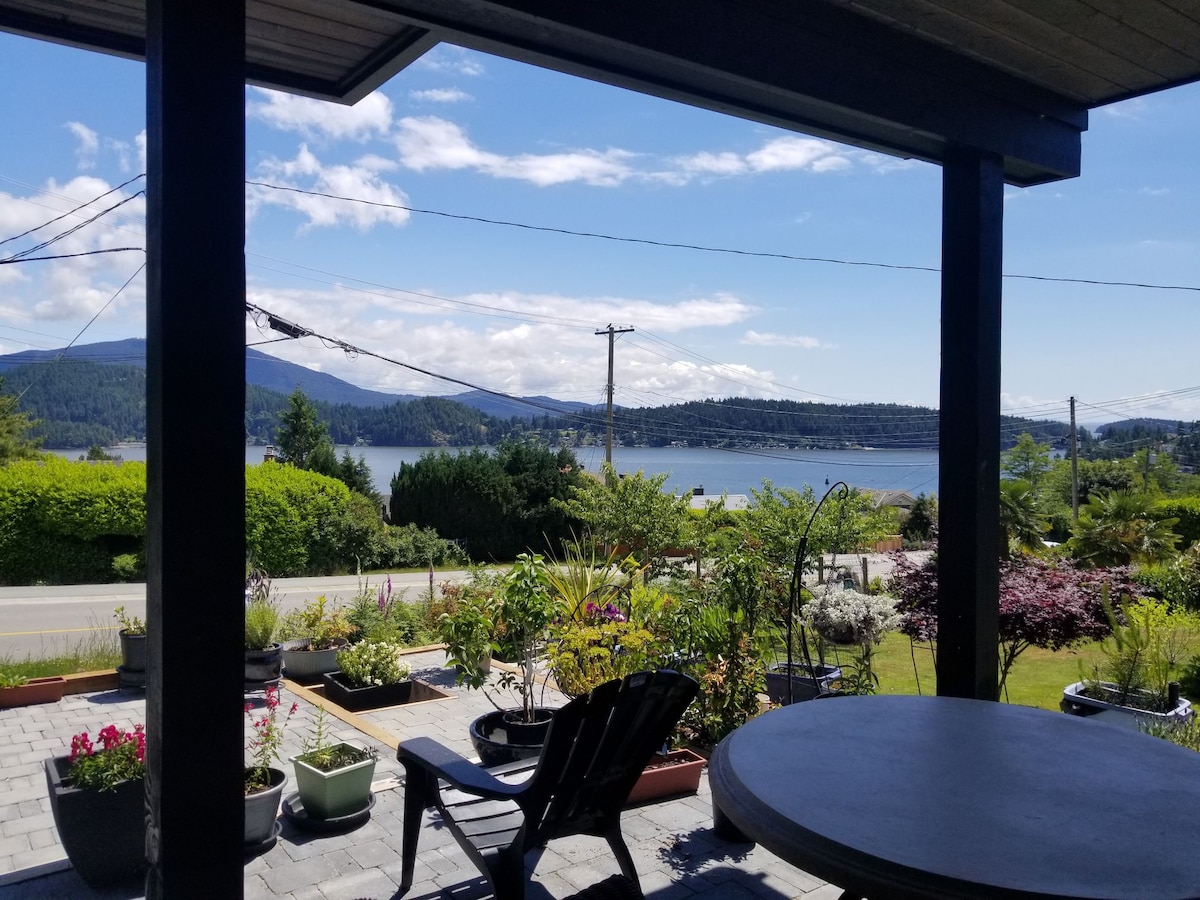 Gibsons Harbour Sunshine View Suite