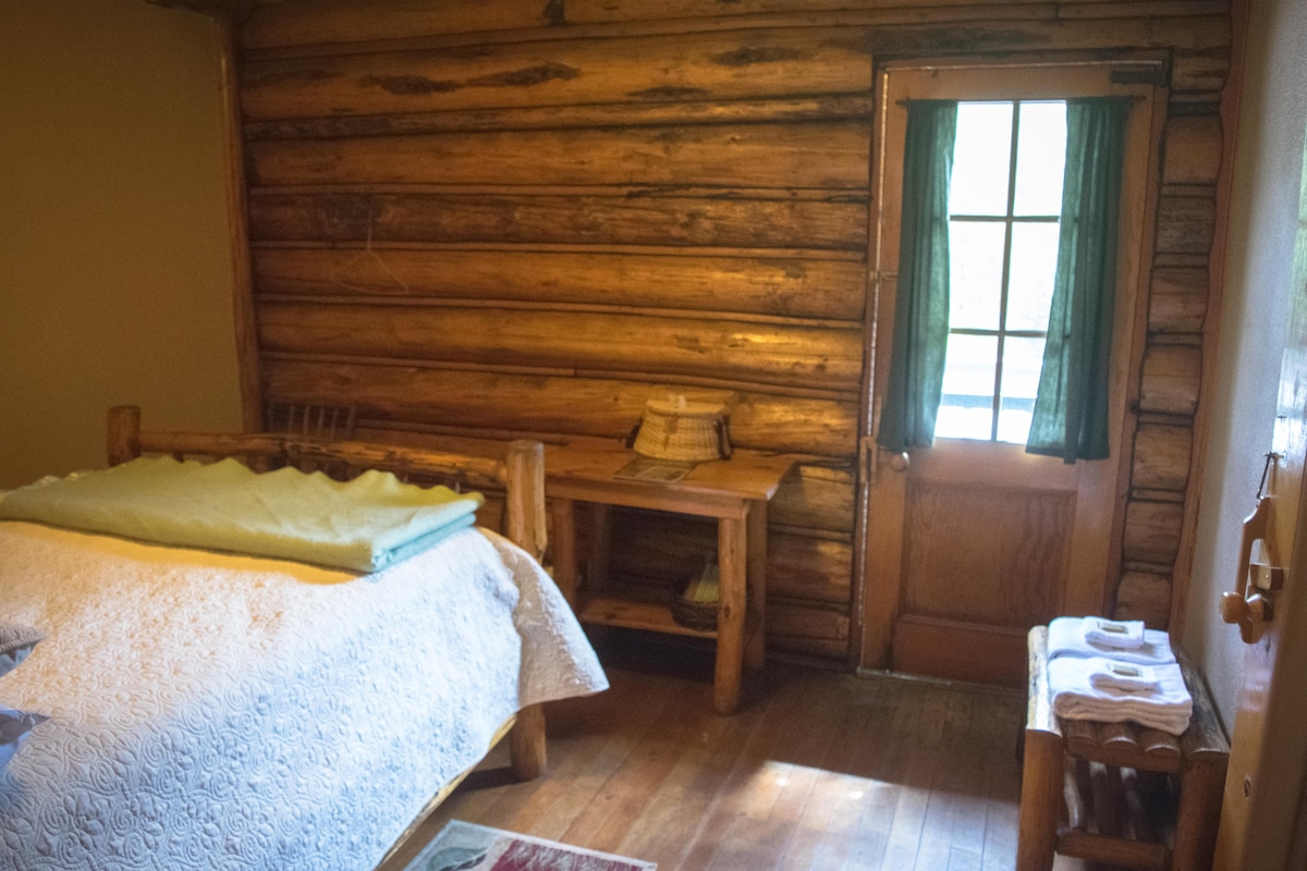 Historic Range Rider 's Lodge的15号和16号房间
