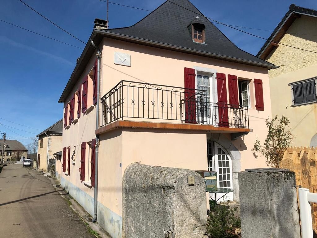 Maison de Campagne au pied des montagnes