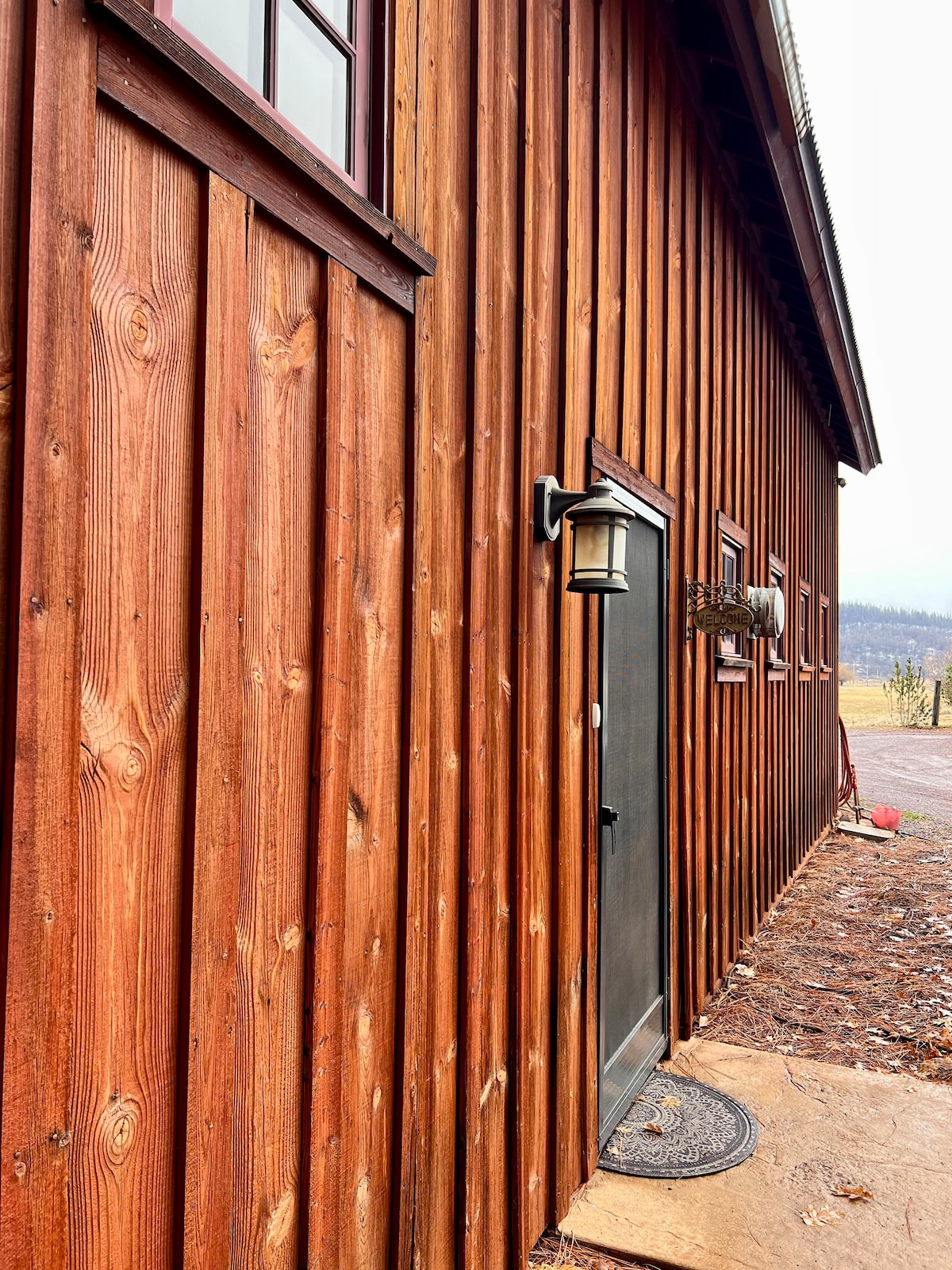 Ranch Loft, Hot Spring Access, Starlink Wi-Fi