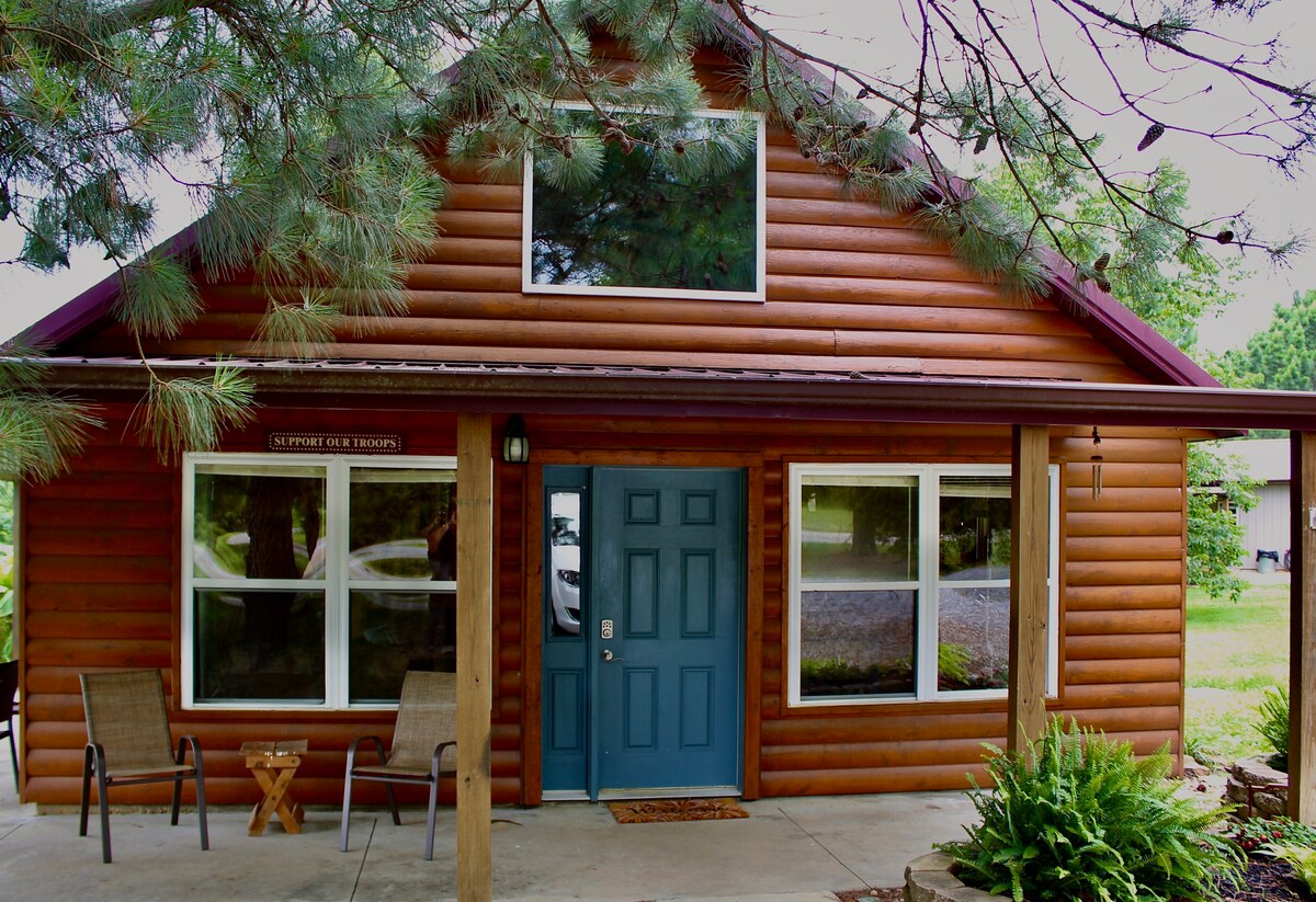 Shawnee Pines Lodging - # 1 Loft Cabin