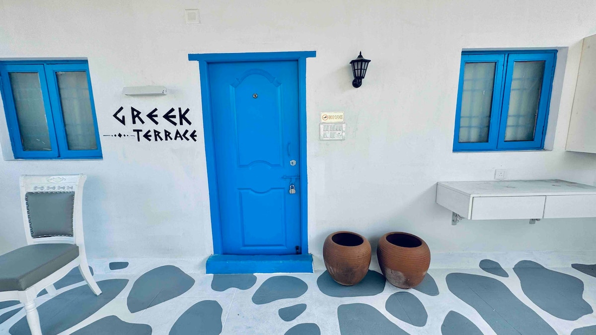 Greek Terrace - themed penthouse