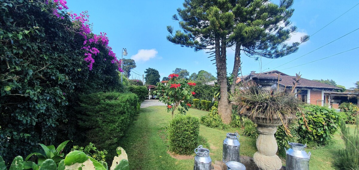 卡斯德芬卡圣奥古斯丁（ Casa De Finca San Agustín