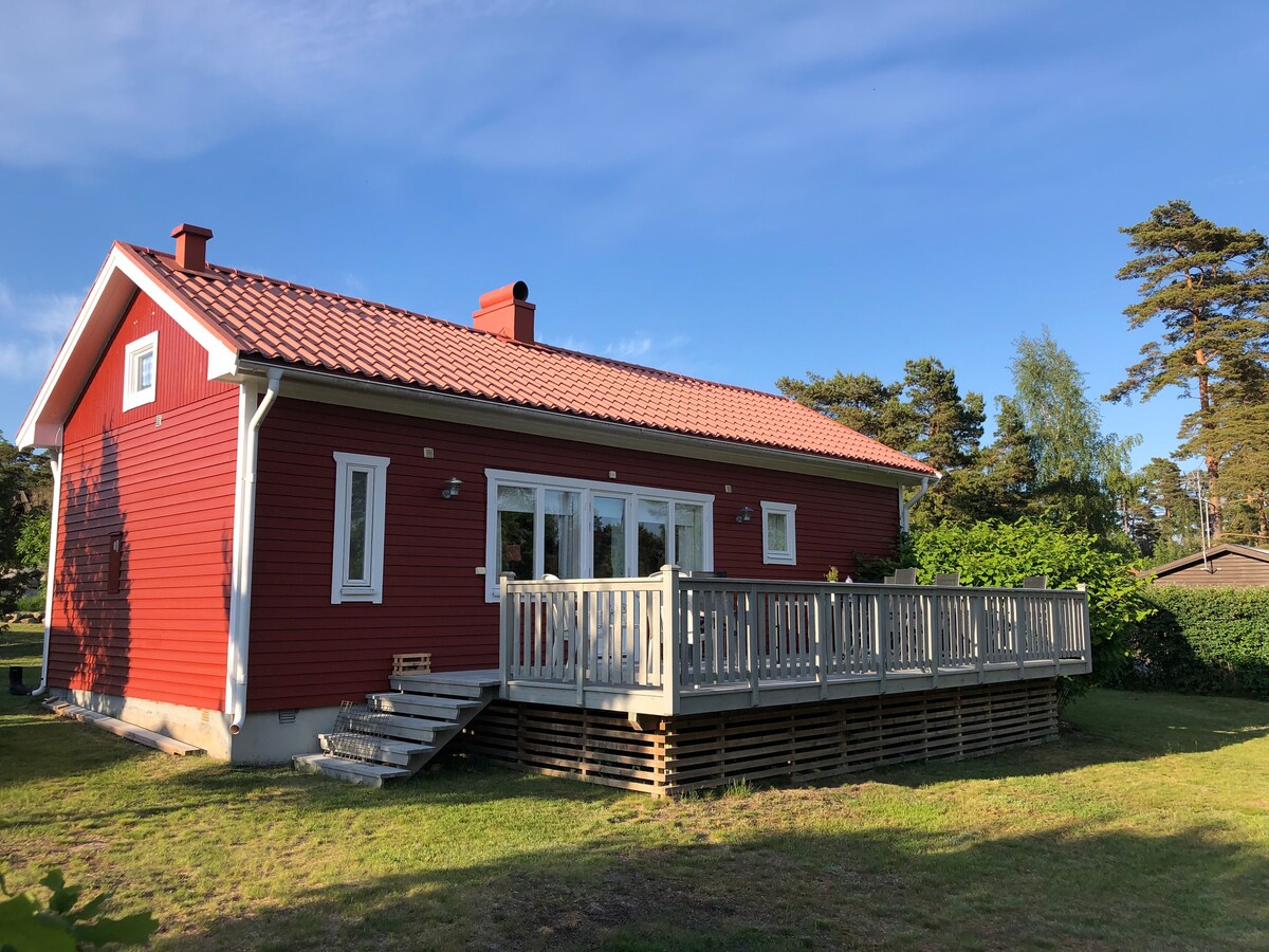 Mysig stuga nära havet på Galtö.