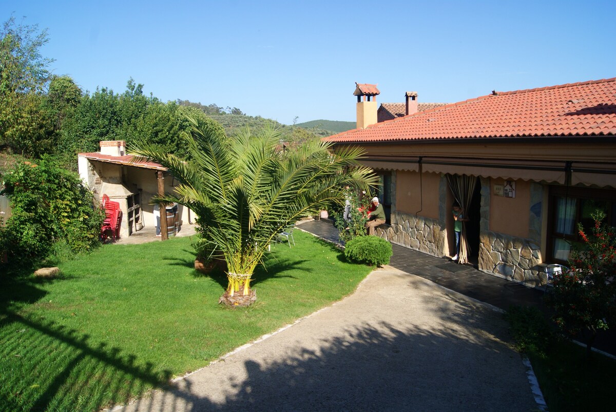 可供6人入住的漂亮房子，带花园，位于索托塞拉诺