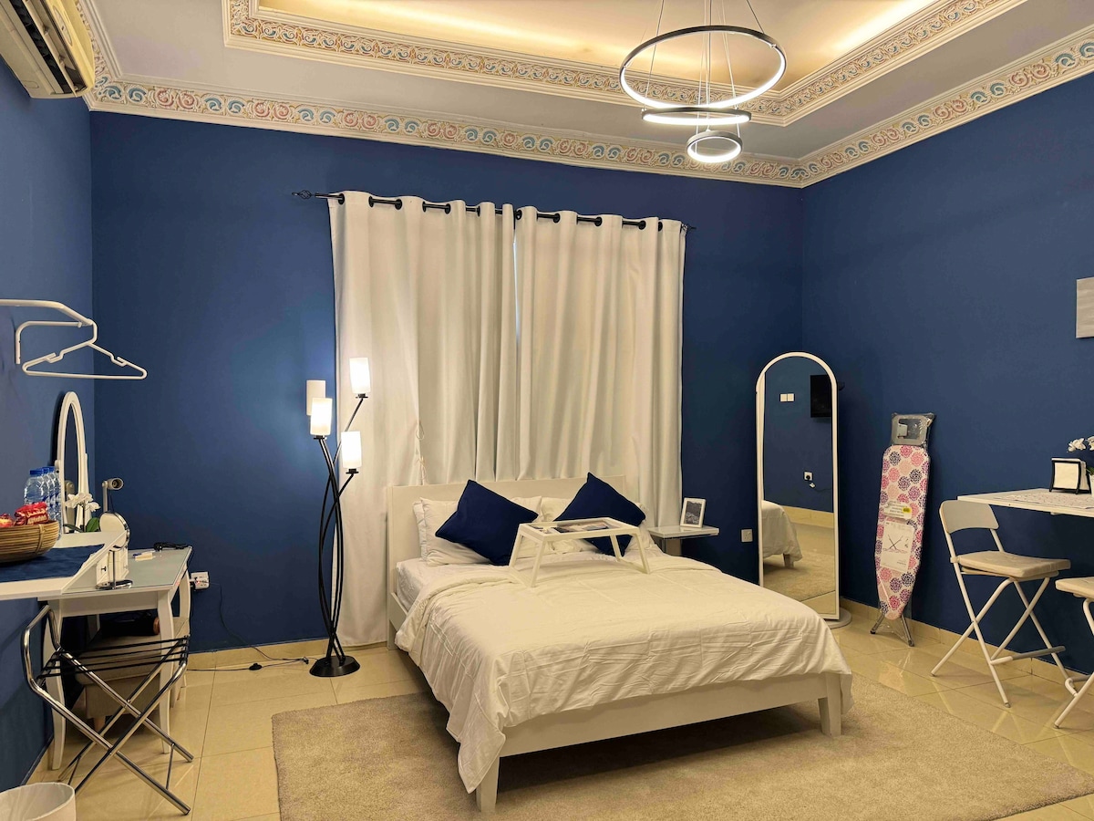 Comfy Room in Villa , 7 mins to Burj Khalifa