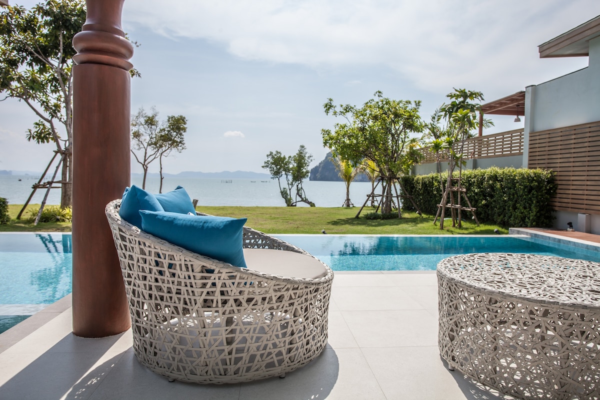 Lovely Villa ( A cozy seafront villa in Krabi ! )