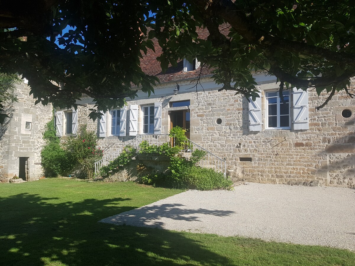 Maison authentique avec piscine chauffée privative