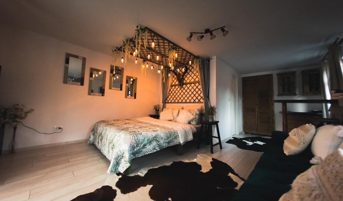 The Huntsman 's Room - Vintage and Rustic Decor