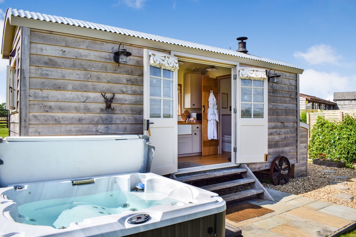 Shepherds hut #3 at Avon Farm Estate with Hot Tub