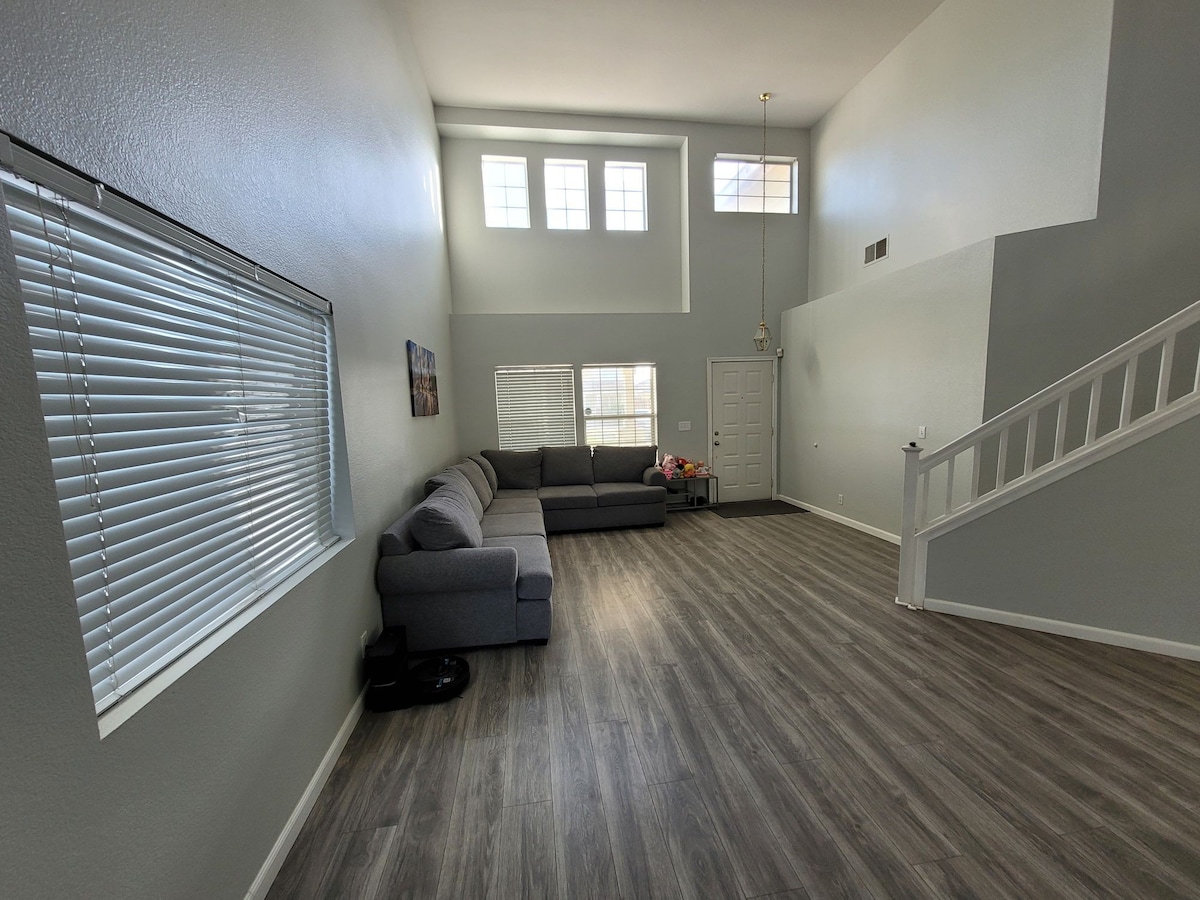 Room 1 for Rent in Lancaster CA